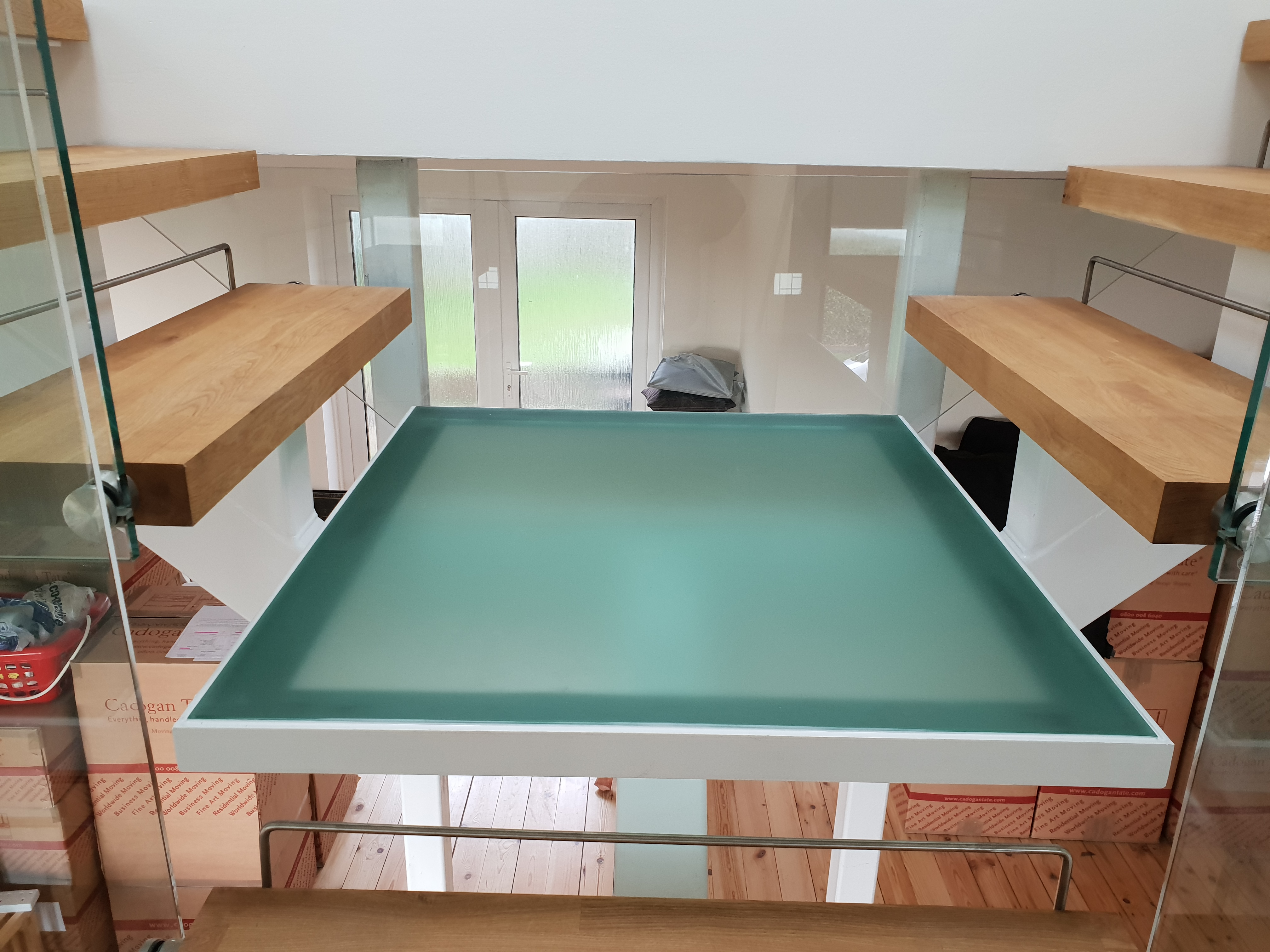 mono-stringer-staircase-oak-and-glass-3